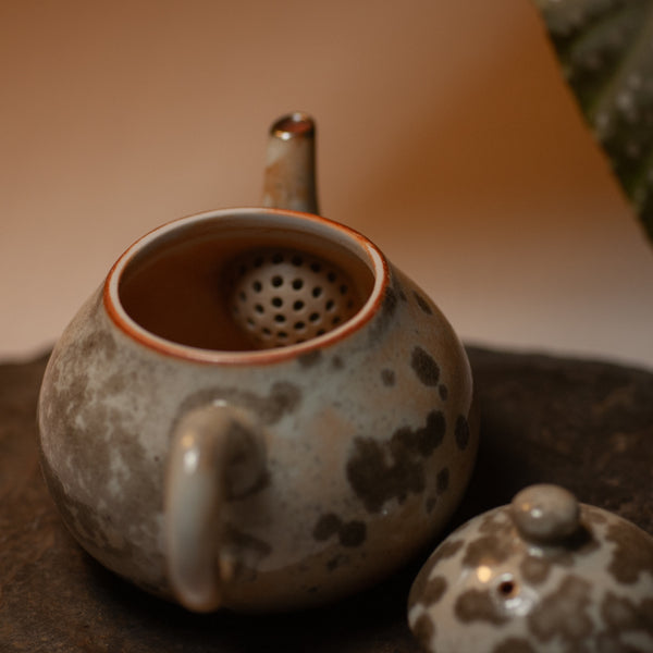 Shino Pear Pot